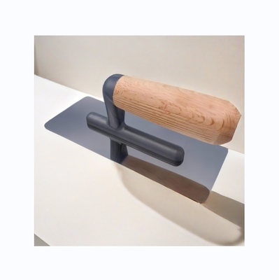 Risultati di intonaco lisci e uniformi con una truffetta levigatrice di stucco arrotondata spessa 0,7 mm